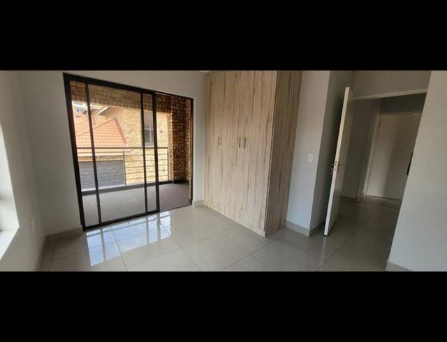 3 BEDROOM TOWNHOUSE FOR SALE IN ELANDSHAVEN